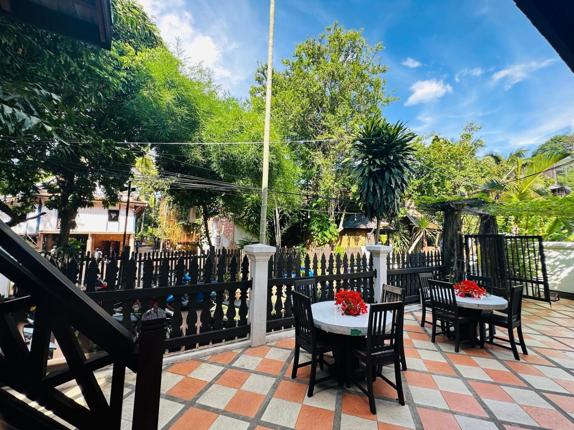 לואנג פרבאנג Thatsaphone Hotel מראה חיצוני תמונה