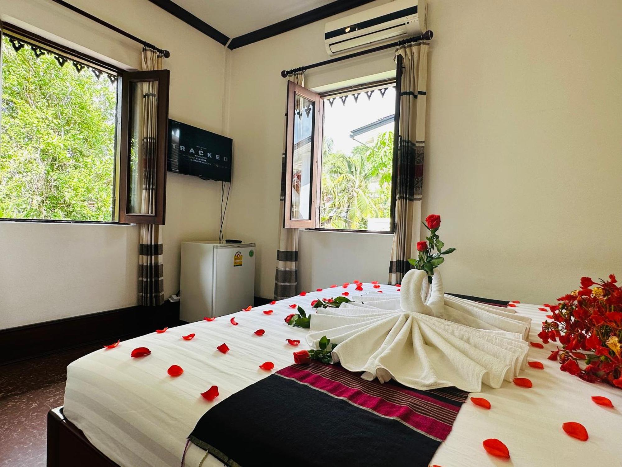 לואנג פרבאנג Thatsaphone Hotel מראה חיצוני תמונה
