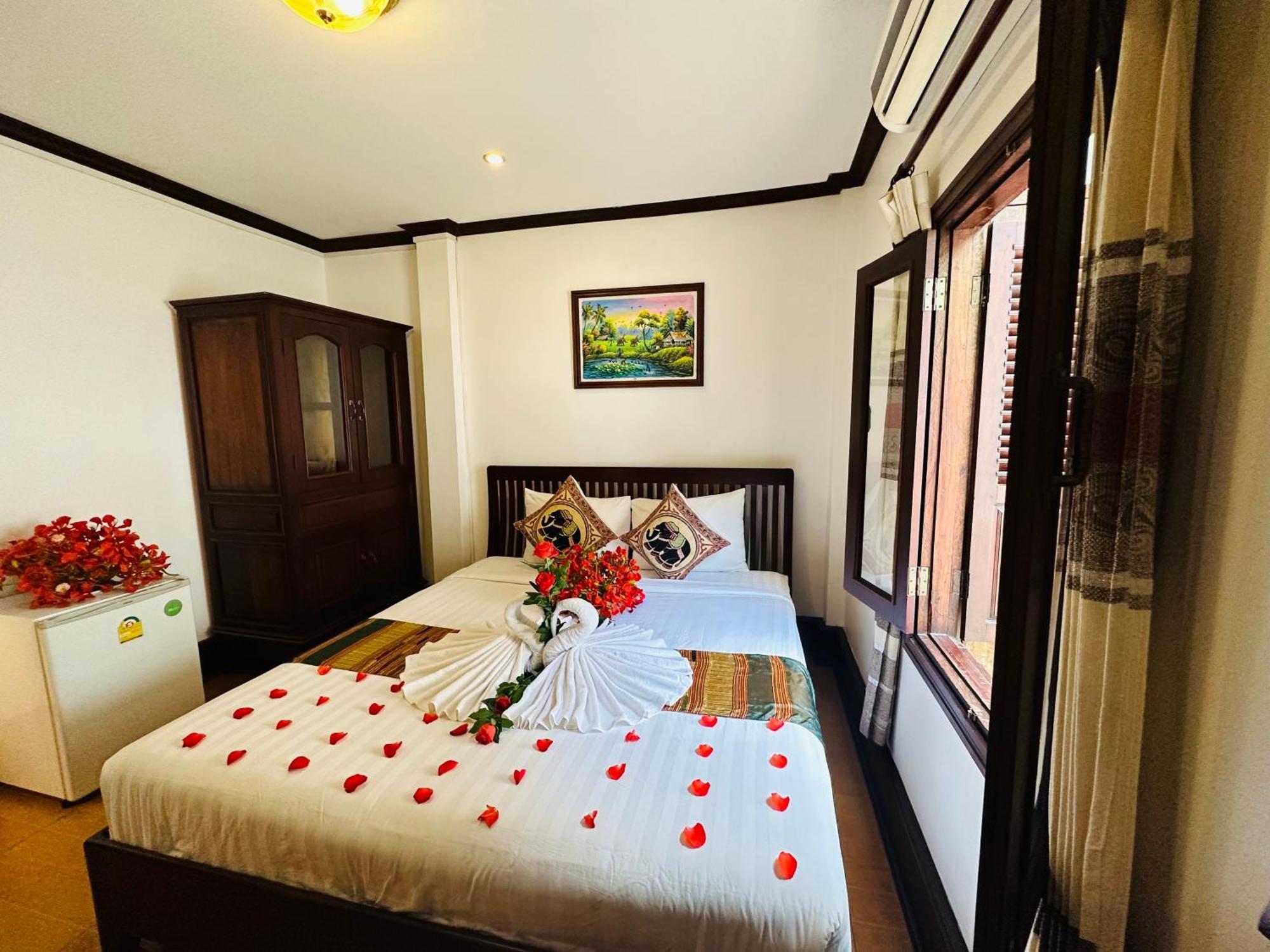 לואנג פרבאנג Thatsaphone Hotel מראה חיצוני תמונה