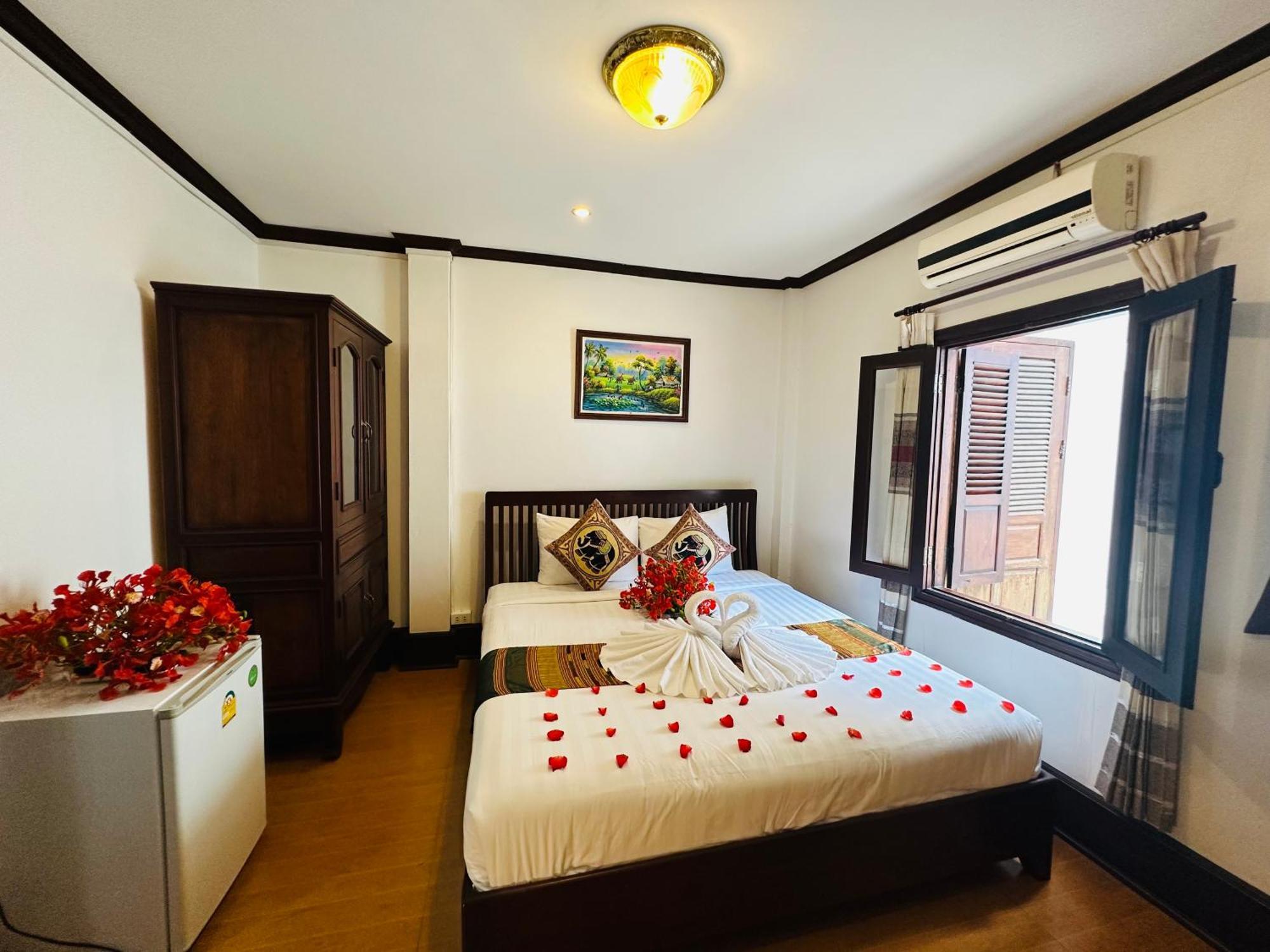 לואנג פרבאנג Thatsaphone Hotel מראה חיצוני תמונה