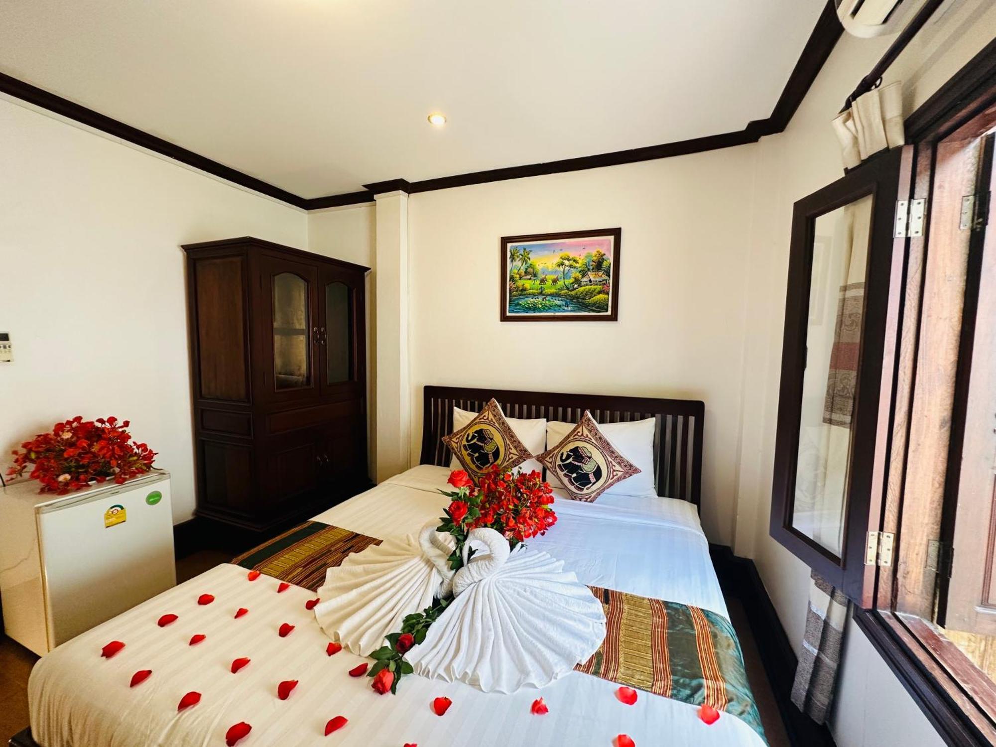 לואנג פרבאנג Thatsaphone Hotel מראה חיצוני תמונה